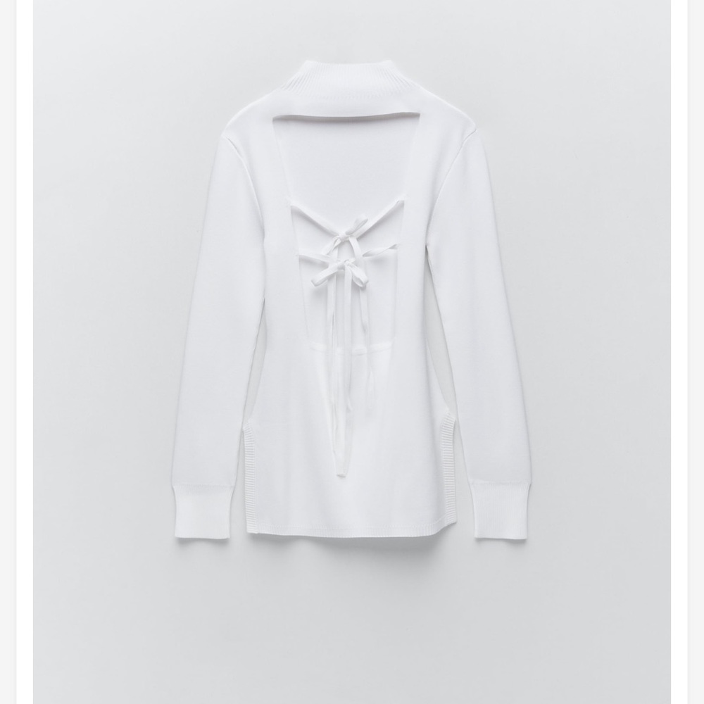 Zara knit top with opening at the back
